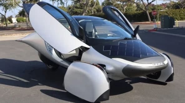 Xe điện solar khiến cả thế giới ngỡ ngàng: Có thể đi 64km/ngày nhờ ánh sáng mặt trời, ngành ô tô đứng trước bước ngoặt - ecoflow việt nam