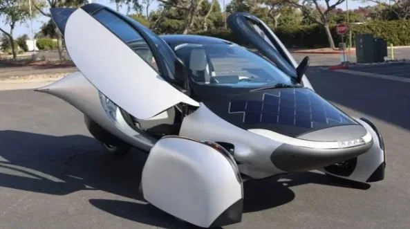 Xe điện solar khiến cả thế giới ngỡ ngàng: Có thể đi 64km/ngày nhờ ánh sáng mặt trời, ngành ô tô đứng trước bước ngoặt - ecoflow việt nam